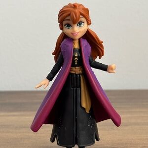 * DISNEY Frozen 2 PRINCESS ANNA Toy Doll Figure Removable Cape Cake Topper 2018